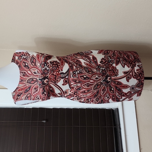 TH Floral Print Dress - Picture 2 of 9